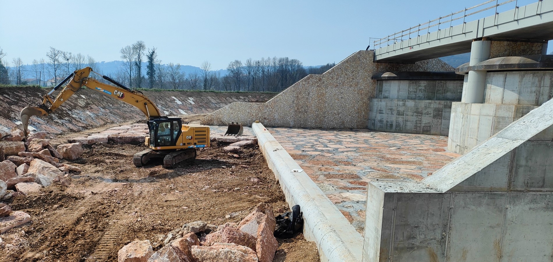 Cassa di espansione sul torrente Orolo 8 ealizzazione difese fondo alveo restituzione